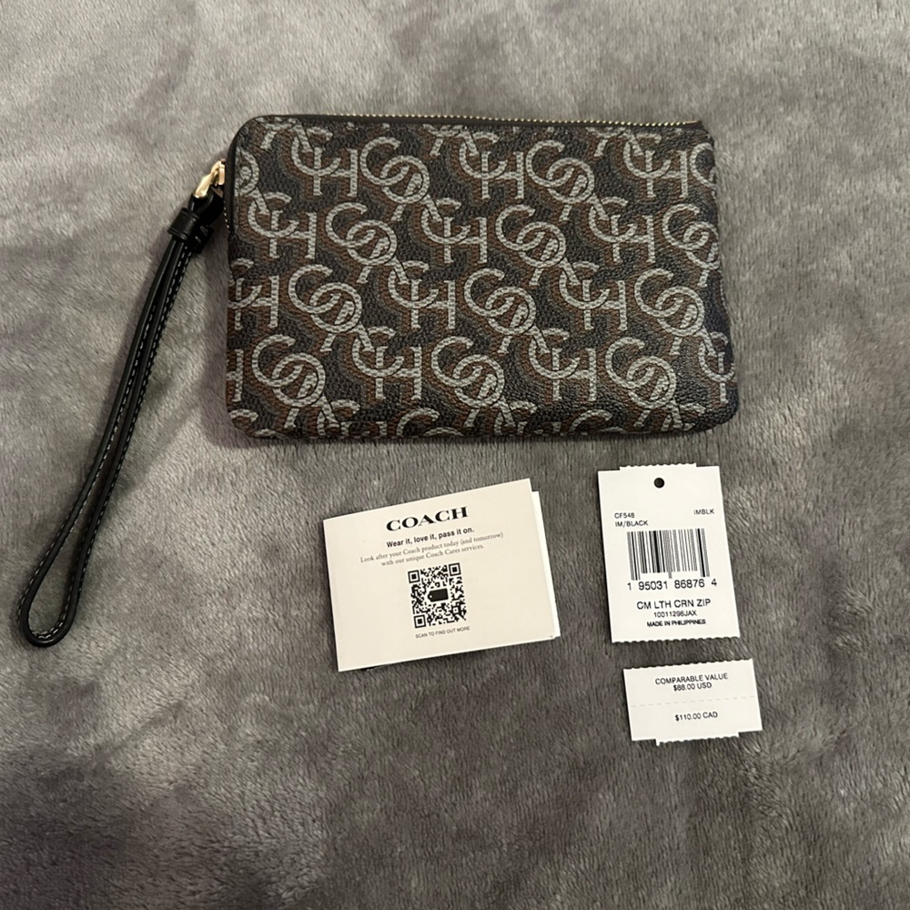 Coach logo wristlet wallet